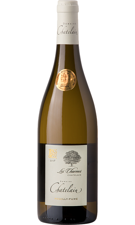 Вино
 белое «Les Charmes Chatelain Pouilly-Fumé AOC»
 Domaine Chatelain 2017