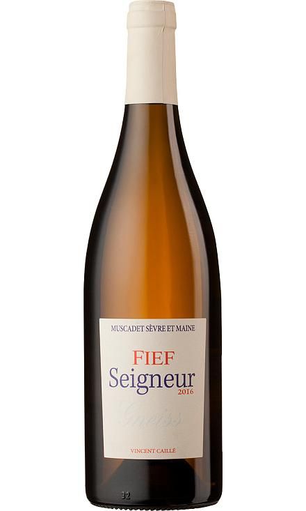 Вино
 белое «Fief Seigneur, Muscadet Sèvre-et-Maine Sur Lie AOC»
 Vinsent Caillé 2016